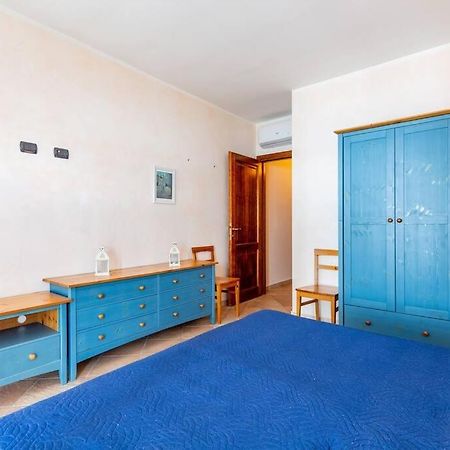 Apartment Pied Dans L'Eau Golfo Aranci Esterno foto