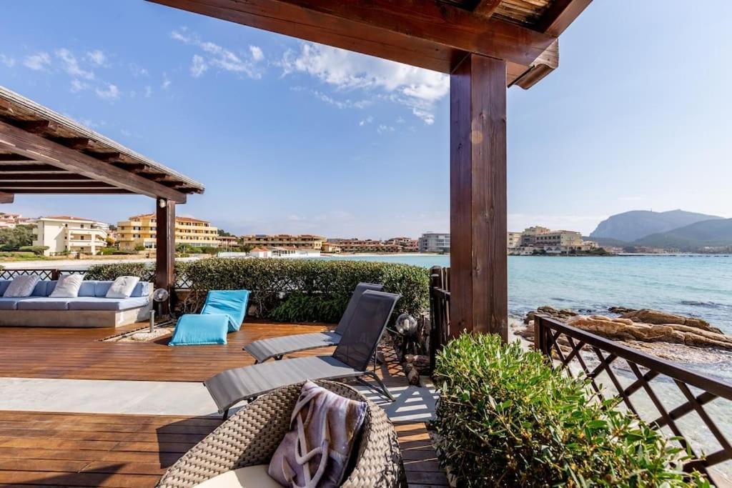 Apartment Pied Dans L'Eau Golfo Aranci Esterno foto