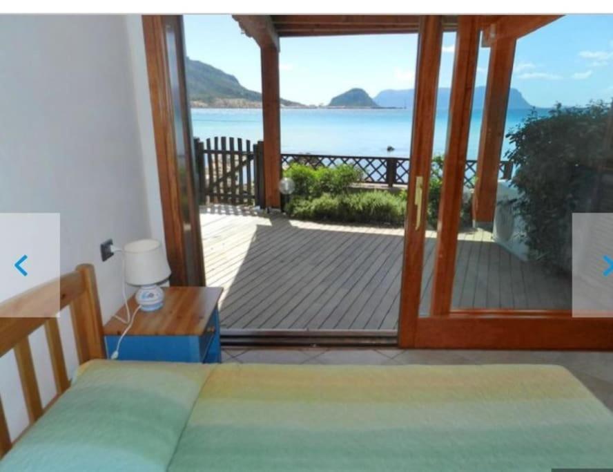 Apartment Pied Dans L'Eau Golfo Aranci Esterno foto