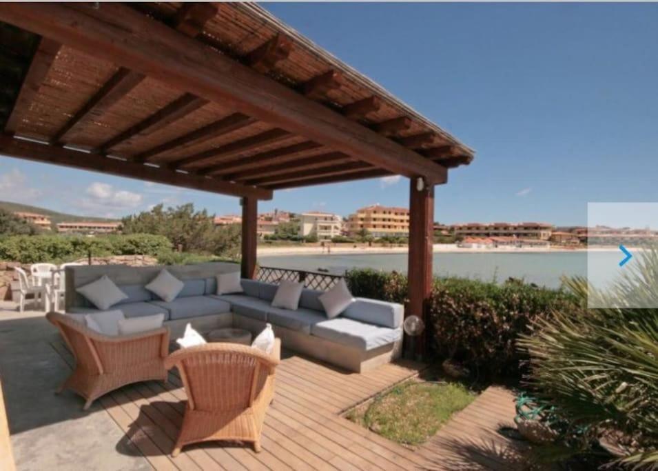 Apartment Pied Dans L'Eau Golfo Aranci Esterno foto