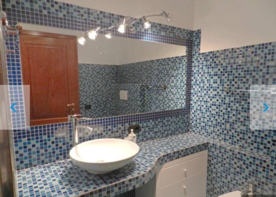 Apartment Pied Dans L'Eau Golfo Aranci Esterno foto