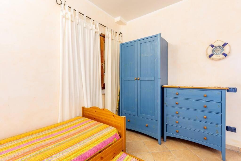 Apartment Pied Dans L'Eau Golfo Aranci Esterno foto